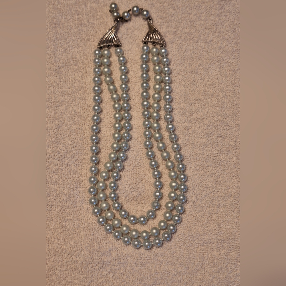 Vintage Elegant Silver/Blue Pearl Necklace - Picture 1 of 10